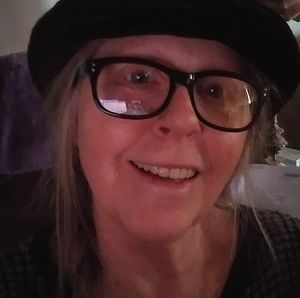 Meet your Posher, Nora